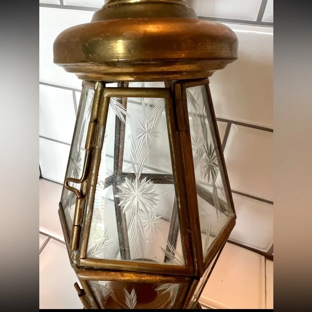 Vintage Large Solid Brass & Glass etched starry Lantern - Picture 3 of 12